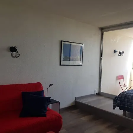 Studio C Avec Parking Et Terrasse